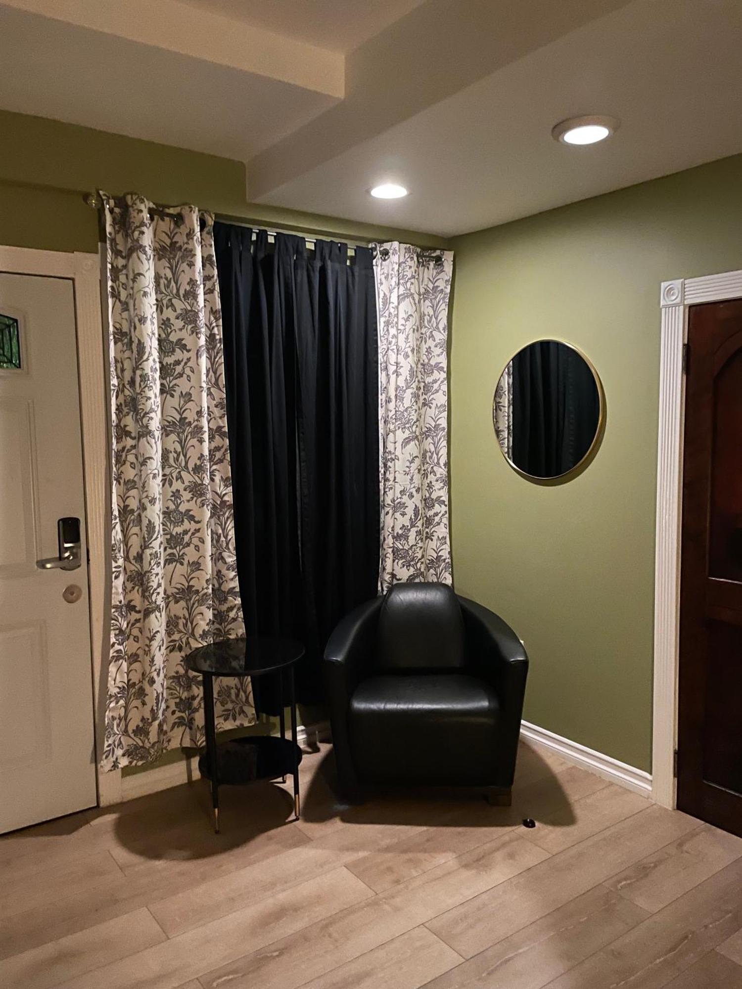 Private Room W/ Private Full Bathroom & Wifi & Ac & Shared Kitchen In Los Angeles Exterior foto